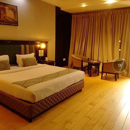 Hotel The Patricians Bilāspur Dış mekan fotoğraf