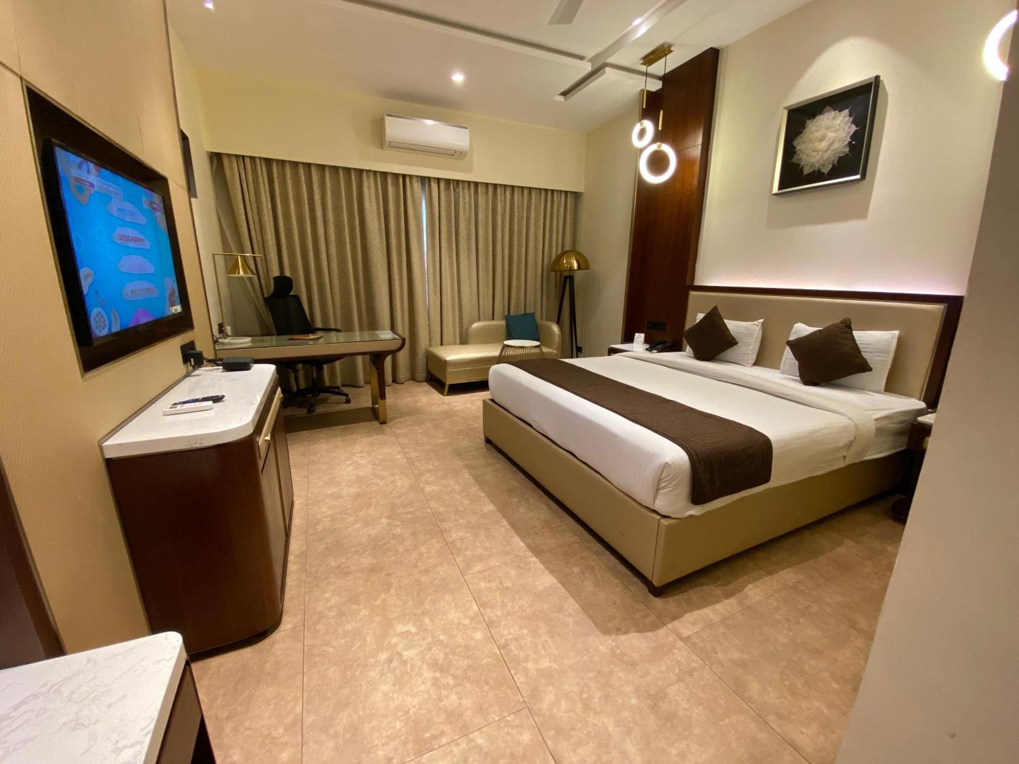 Hotel The Patricians Bilāspur Dış mekan fotoğraf