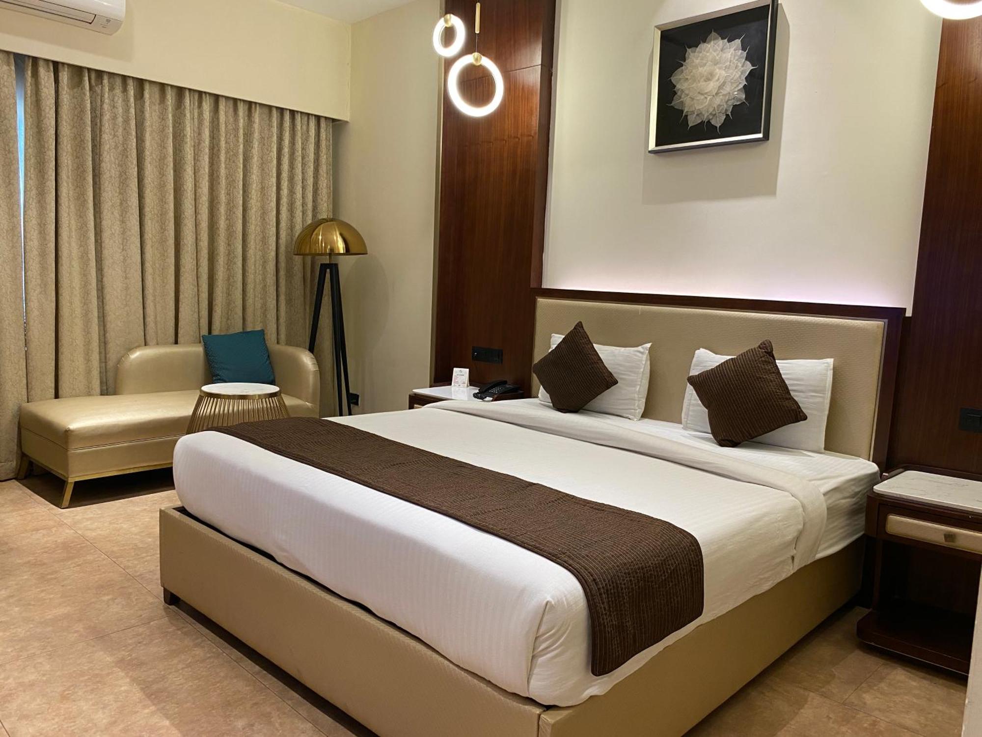 Hotel The Patricians Bilāspur Dış mekan fotoğraf