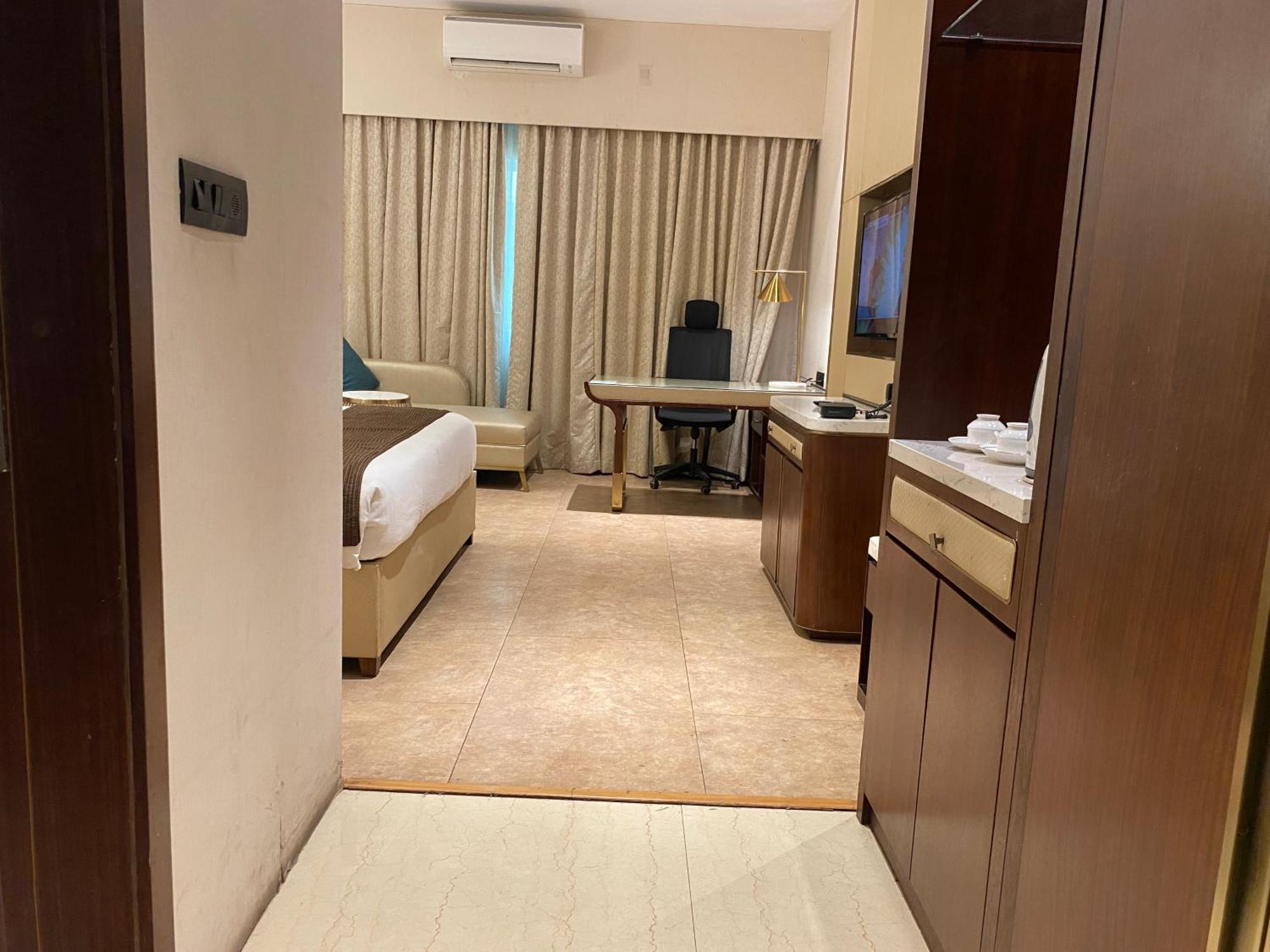 Hotel The Patricians Bilāspur Dış mekan fotoğraf